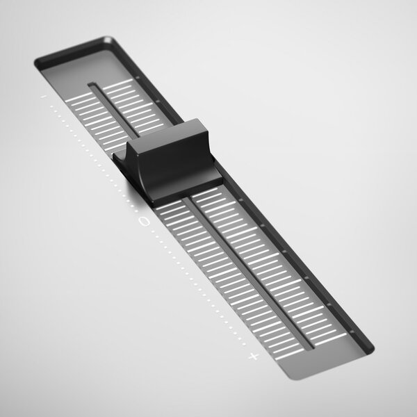 Крупный план управления фадерами на смесителе
