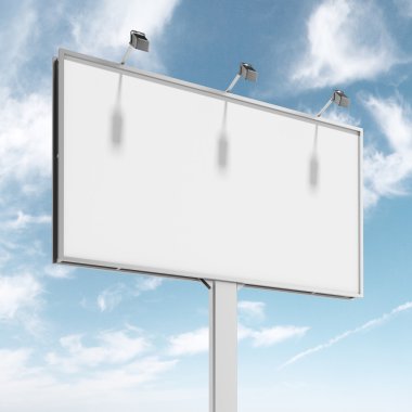 Mavi gökyüzü üzerinde boş büyük billboard