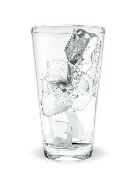 加冰块的纯净水杯 — 图库照片
