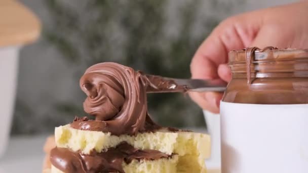 Čokoládová Hmota Oříšková Čokoládová Pasta Snídani Oblíbené Dětské Jídlo Detailní — Stock video