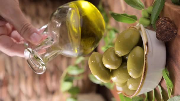 Large Green Olives Cup Wooden Table Italian Olives Sardenya Greece — Vídeos de Stock