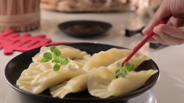 Dim Sum Homemade Chinese Dumplings Served Black Plate Eat Chopsticks — Vídeo de Stock