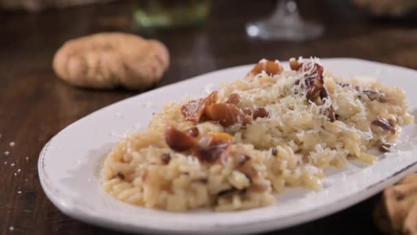 Ризото Грибами Порцина Різото Порциновим Грибом Типова Італійська Їжа Білим — стокове відео