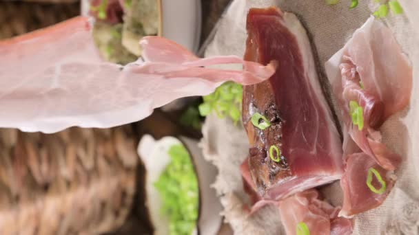 Pyłek Salo Palił Tradycyjna Żywność Mięsna Północnych Włoszech Trentino Alpach — Wideo stockowe