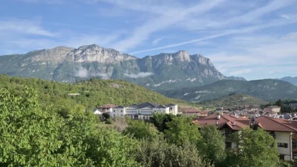 Alpes Trente Skyline Avec Montagnes Ciel Bleu Village Des Alpes — Video