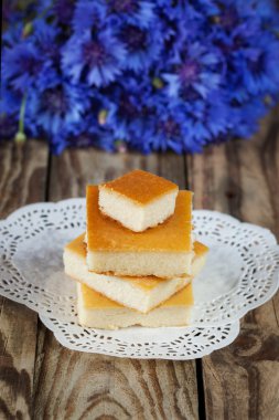 süzme peynir pişmiş puding, 