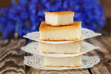 süzme peynir pişmiş puding, 