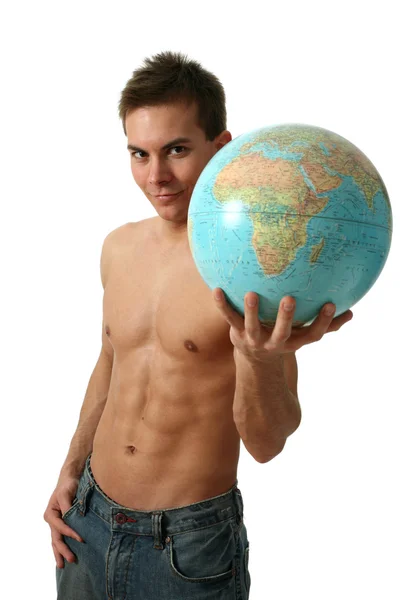 地球を持つ若い男は — ストック写真