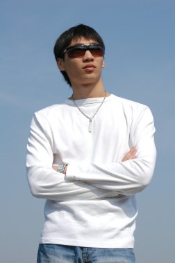 Genç Asyalı adam