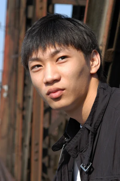 Giovane uomo asiatico — Foto Stock