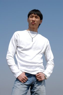 Genç Asyalı adam