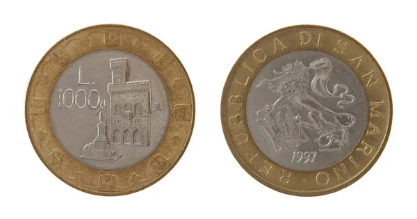 Старые монеты Сан-Марино, изолированные на белом — стоковое фото