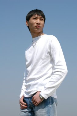 Genç Asyalı adam
