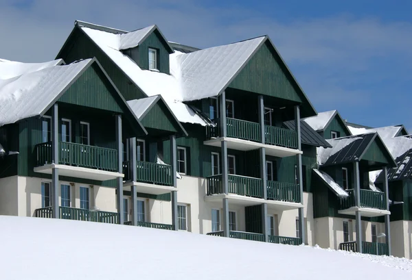 Гірськолижний курортний готель — стокове фото