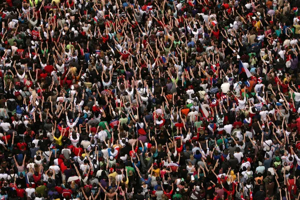 Grande multidão — Fotografia de Stock