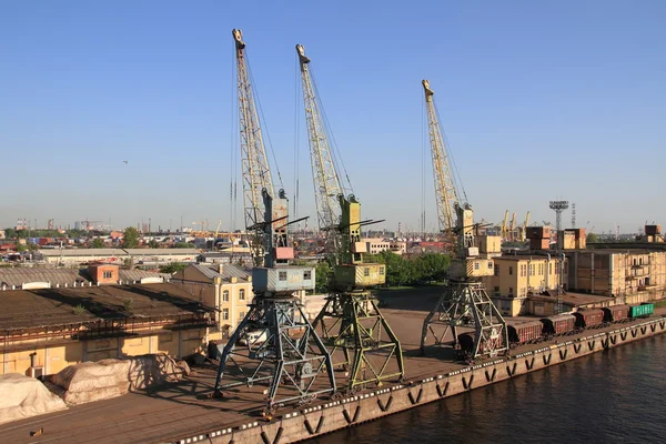 Muelles en San Peterburgo, Rusia — Foto de Stock