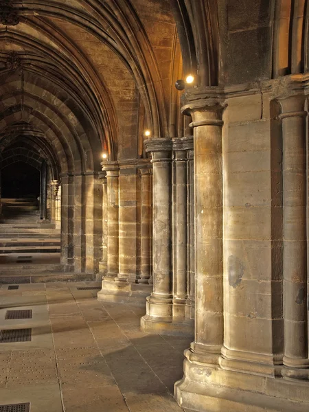 Säulen in der Kathedrale von Glasgow — Stockfoto