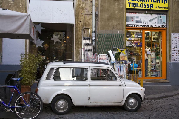 Scene with fiat car in trastevere, rome — Stock Photo, Image