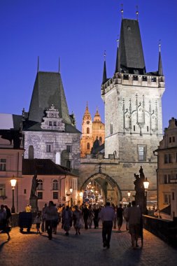 Prag 'daki Charles Köprüsü manzarası.