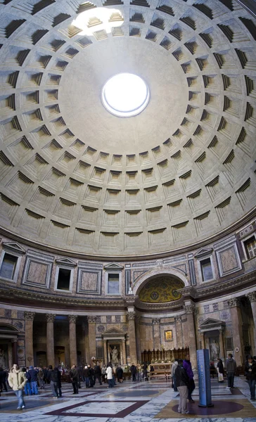 Panteon Roma iç görünüm