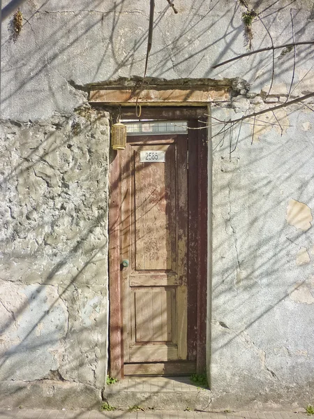 Porta della casa abbandonata — Foto Stock