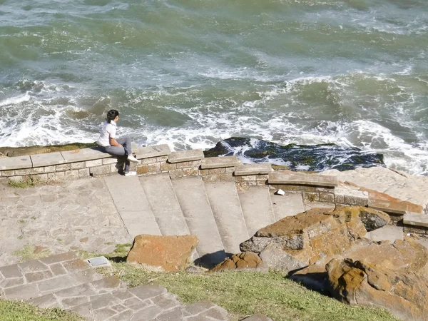 Lonely Woman Watching the Ocean — Stock Photo, Image