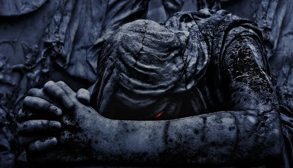 Statue of an Dark Angel Praying Close Up — Stock Photo, Image