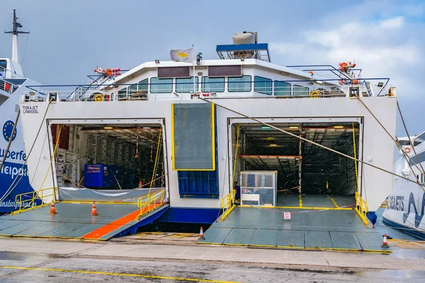 Piraeus Griekenland Januari 2020 Auto Ingangen Bij Veerboot Haven Van — Stockfoto