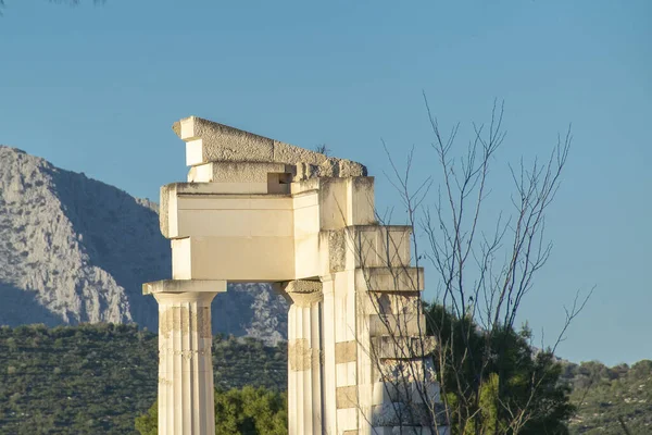 冬の日のシーンで有名なエジパウロ劇場 ペロポネソス ギリシャ — ストック写真