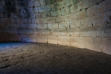 Ünlü agamemnon mezarının iç görünümü, micenas bölgesi, Yunanistan