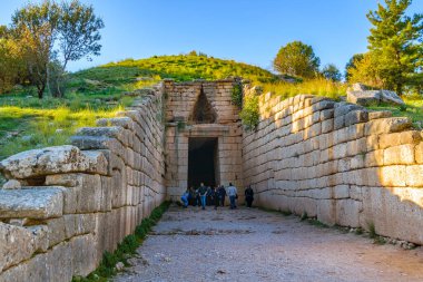 MICENAE, GREECE, HAZİRAN - 2020 - Ünlü agamemnon mezarı, micenas bölgesi, Yunanistan