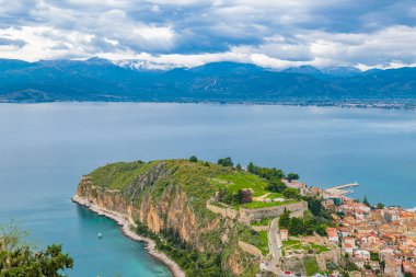 Palmidi 'nin Nafplion şehrinin havadan görünüşü, peloponez, Yunanca