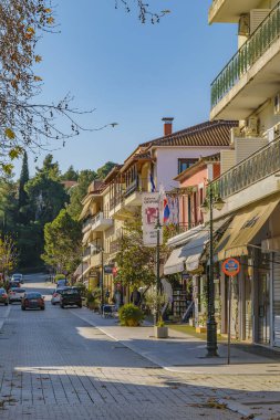 OLYMPIA, GREECE, JANUARY - 2020 - Olimpia kasabasında şehir günü sahnesi, peloponesse, Yunanistan