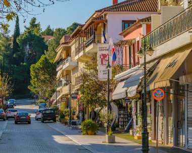 OLYMPIA, GREECE, JANUARY - 2020 - Olimpia kasabasında şehir günü sahnesi, peloponesse, Yunanistan