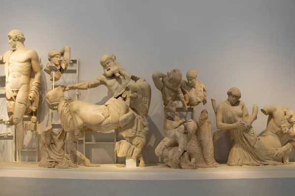 Klasyczne Greckie Rzeźby Muzeum Archeologicznym Olympia — Zdjęcie stockowe