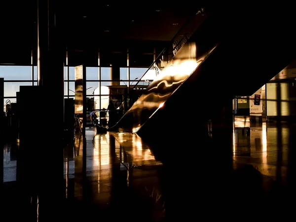 대조를 이루는 라스쿠 공항의 — 스톡 사진
