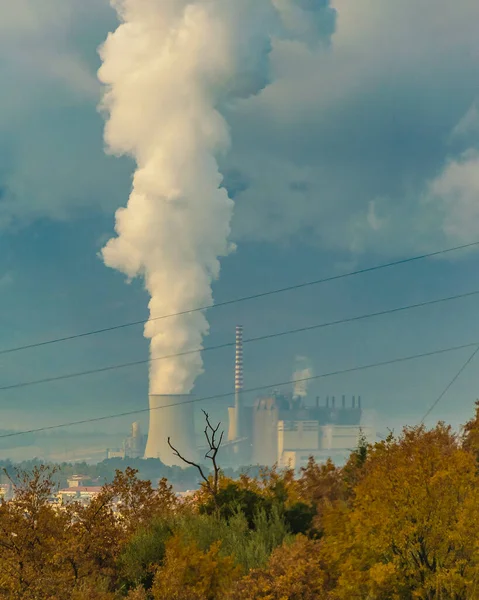Fabrikschornstein Raucht Freien Auf Dem Peloponnes Griechenland — Stockfoto