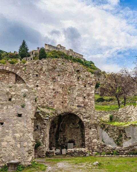 Πετρόχτιστα Ερείπια Κτιρίων Στην Πόλη Του Μυστρά Πελοπόννησος — Φωτογραφία Αρχείου