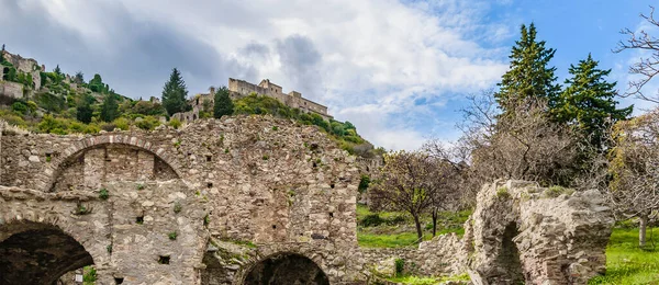 Πετρόχτιστα Ερείπια Κτιρίων Στην Πόλη Του Μυστρά Πελοπόννησος — Φωτογραφία Αρχείου