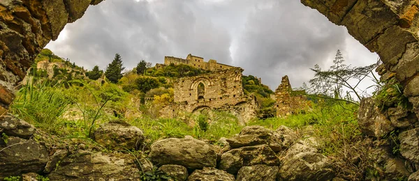 Bajo Ángulo Piedra Ruinas Edificios Mystras Ciudad Peloponeso Grecia —  Fotos de Stock