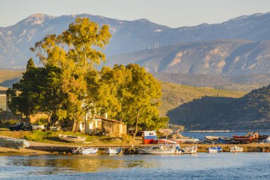 Galaksi Şehri, Yunanistan 'da sakin bir sabah kışı manzarası
