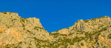 Delphi Tapınağı 'ndaki büyük kayalık dağlar, Phocis, Greece