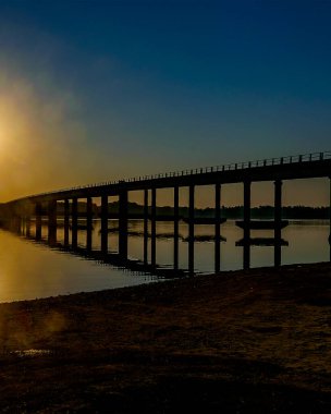 Flores ve Soriano, Uruguay departmanları arasındaki sınır olan Grande Nehri 'ni geçen köprü.