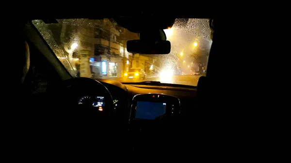 Samochód Punkt Widzenia Miejska Deszczowa Scena Nocy Montevideo Uruguay — Zdjęcie stockowe