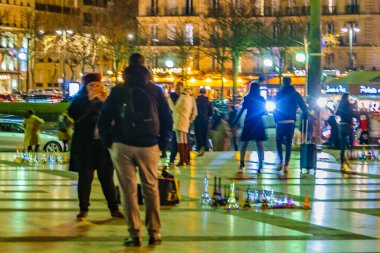 PARIS, FRANCE, HAZİRAN - 2020 Trocadero Escplanade, Paris 'teki Nigth sahnesi