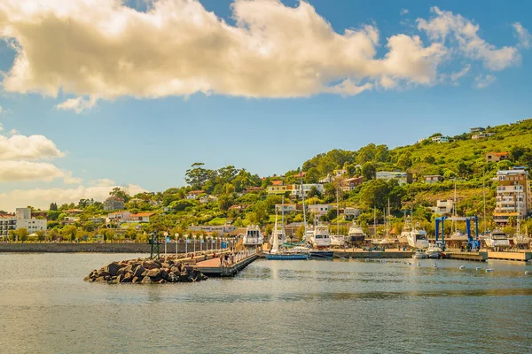 Piriapolis limanındaki güneşli yaz günü sahnesi, maldonado, uruguay