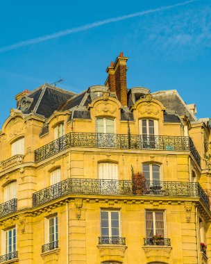 Dış görünüş eski tarz daireler, Paris şehri, Fransa