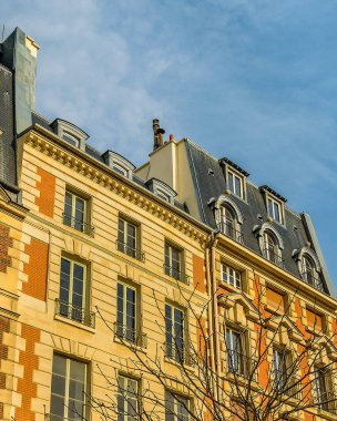 Dış görünüş eski tarz daireler, Paris şehri, Fransa