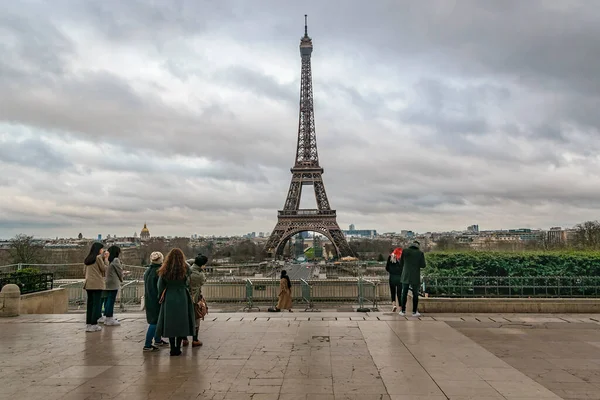 Paris France January 2020 People Famous Trocadero Esplanade View Eiffel — Photo