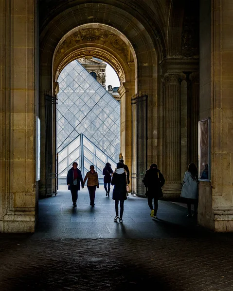 Paris France January 2022 People Walking Louvre Museum Building Paris — Photo